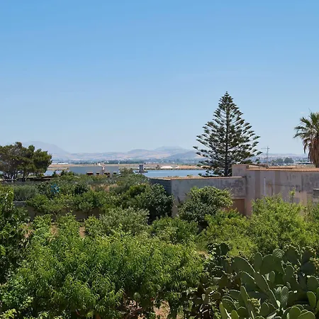 Casolare Nelle Saline 3* Torre Nubia